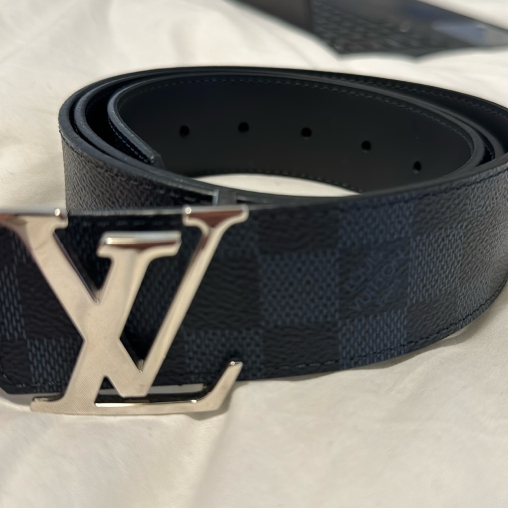 Men’s Louis Vuitton reversible belt Authentic
